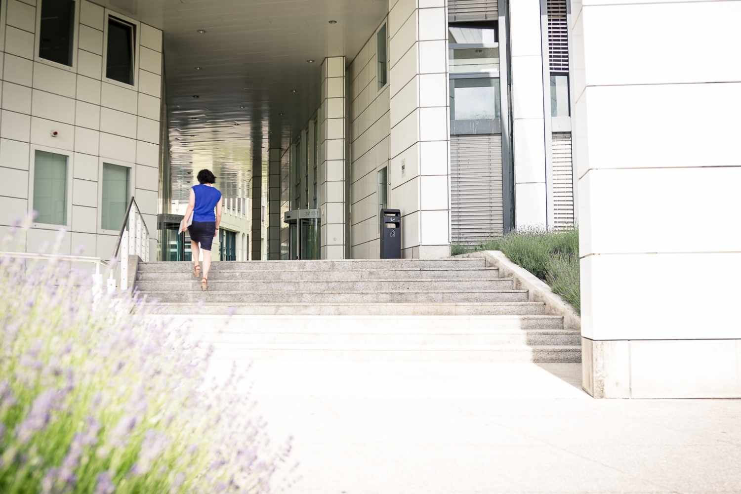 Employé IA par ou commencer valerie demont lausanne suisse